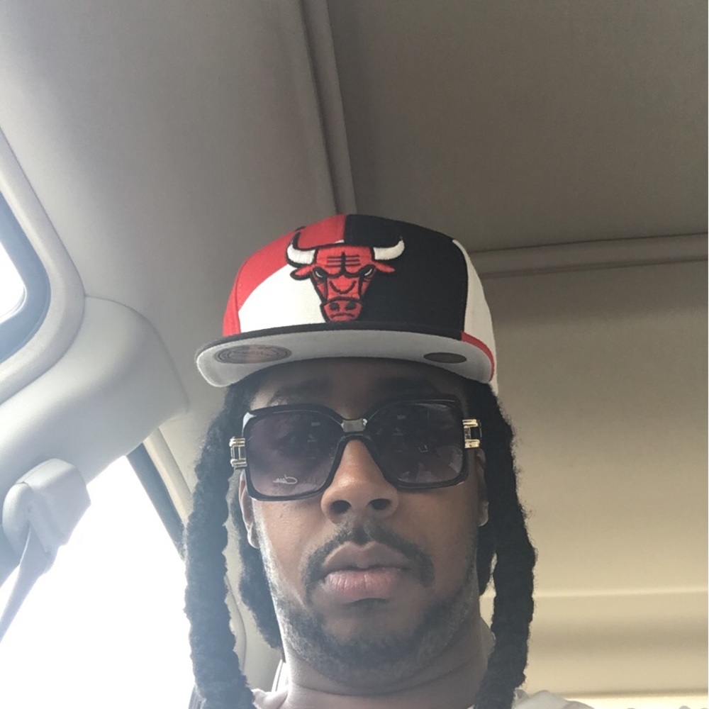 Meet your Posher, Derrick